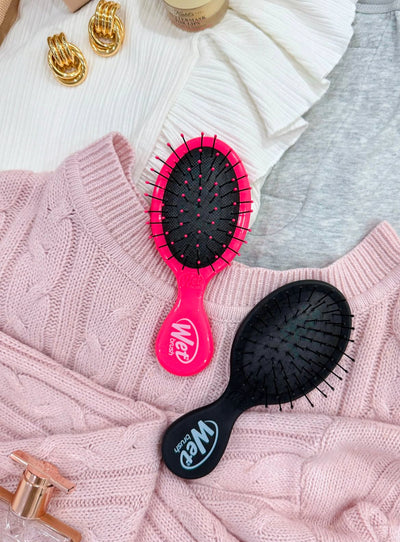 Come spazzolare i capelli bagnati senza danneggiarli: i segreti Wet Brush